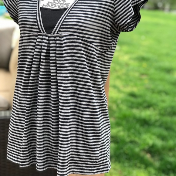 a.n.a black and white striped knit top in size M - Picture 5 of 5
